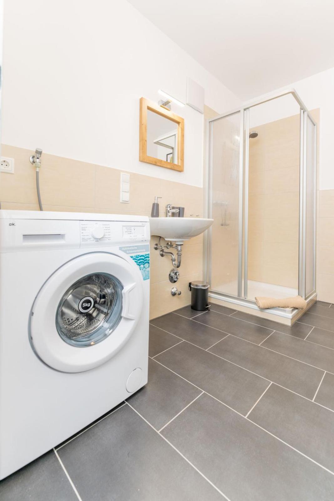 Appartement Modernes Mit Privatem Stellplatz Wenige Minuten Von Der Innenstadt & Mosel