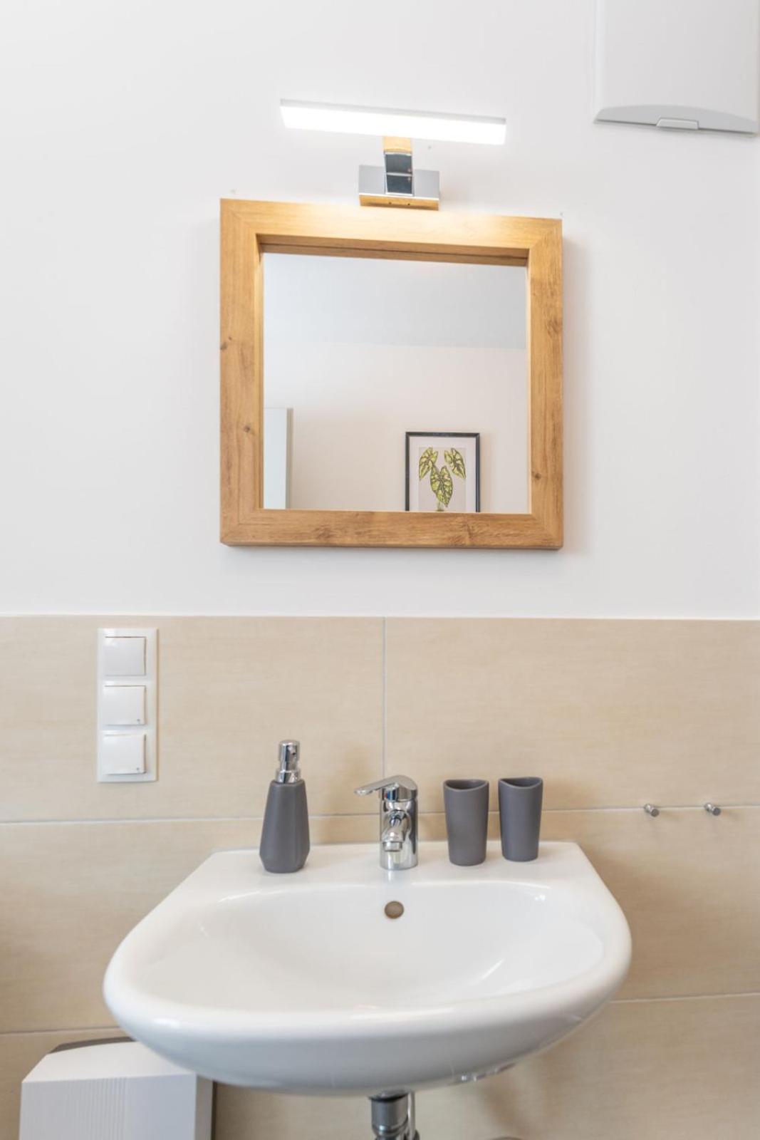 Modernes Mit Privatem Stellplatz Wenige Minuten Von Der Innenstadt & Mosel Appartement *